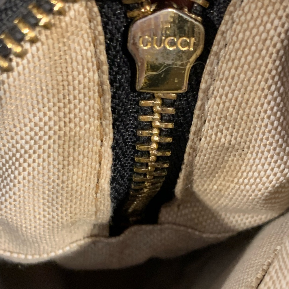 Gucci Black Pebbled Leather Crossbody Camera Bag with Tassel - Picture 11 of 16